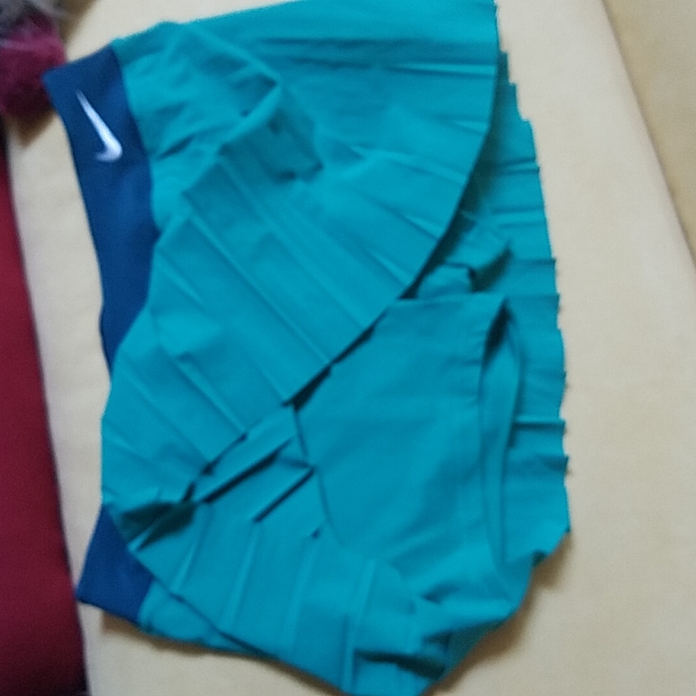Nike dri fit emerald green skort sz lge. - Picture 2 of 10